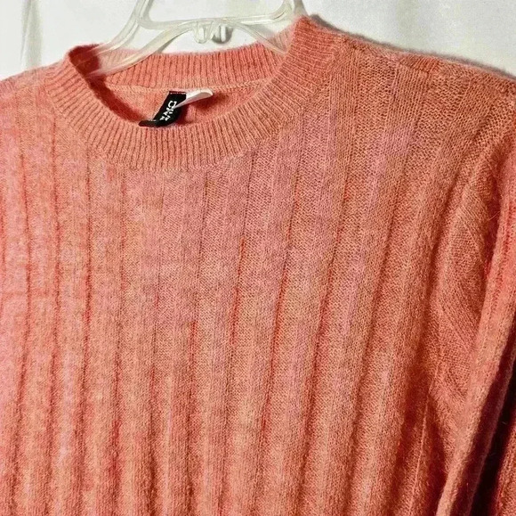 🛑 NWT Divided by H&M Womens Pink Acrylic/Wool/Alpaca Blend Knit Sweater Small - Picture 2 of 6